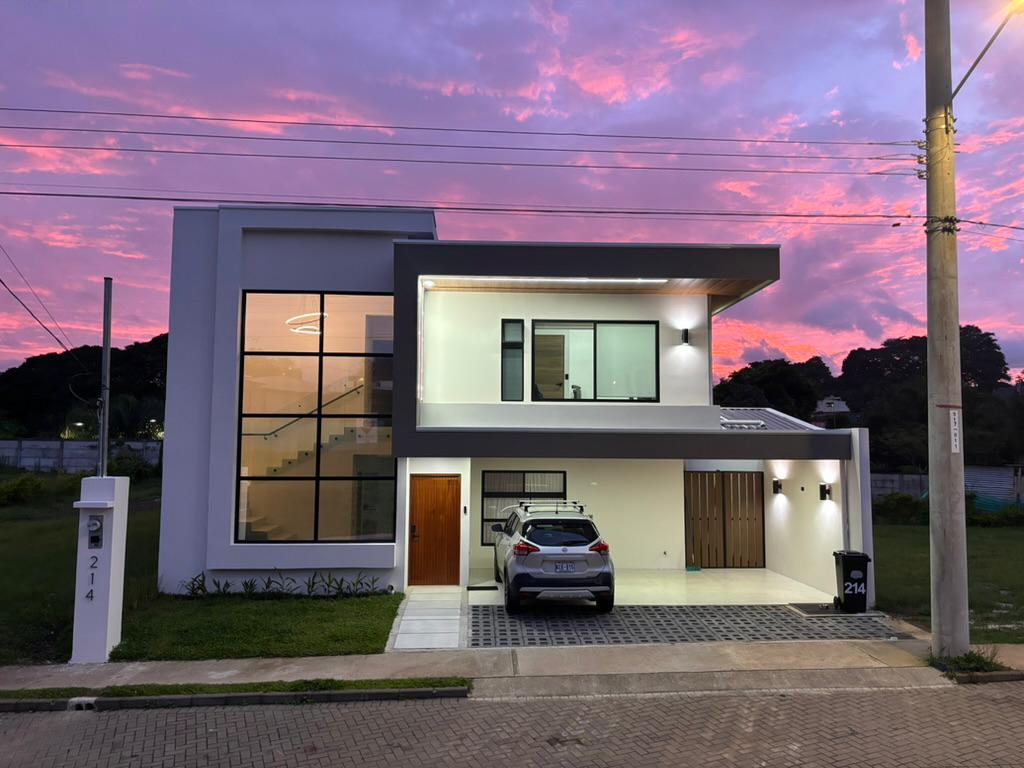 Residencia Altabrisa 214